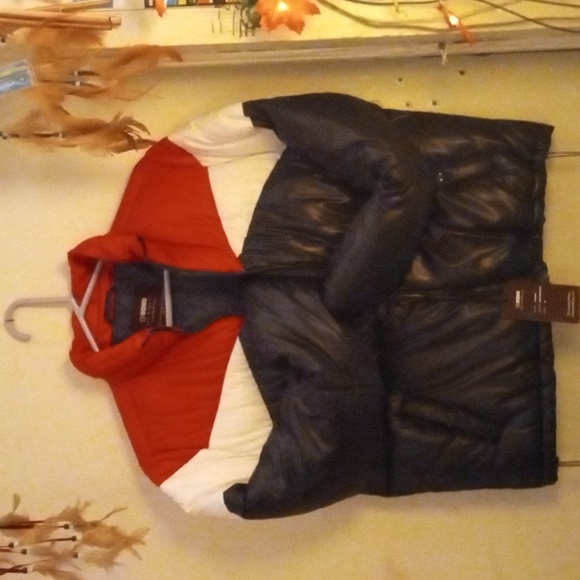 CI SONO Size M in Mens. Color's are Red,White & Navy. Zips Up with two side hand - Picture 8 of 8